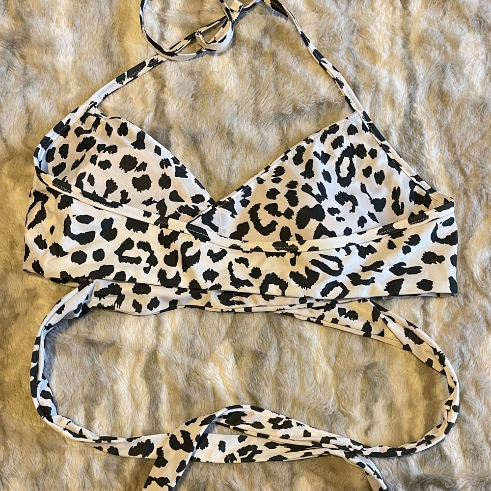 Wrap white leopard bathing suit top